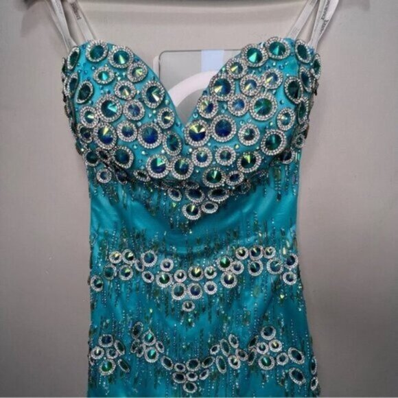 Tony Bowls Le Gala Light Blue Embellished Mermaid Gown Size 2 - Picture 4 of 15